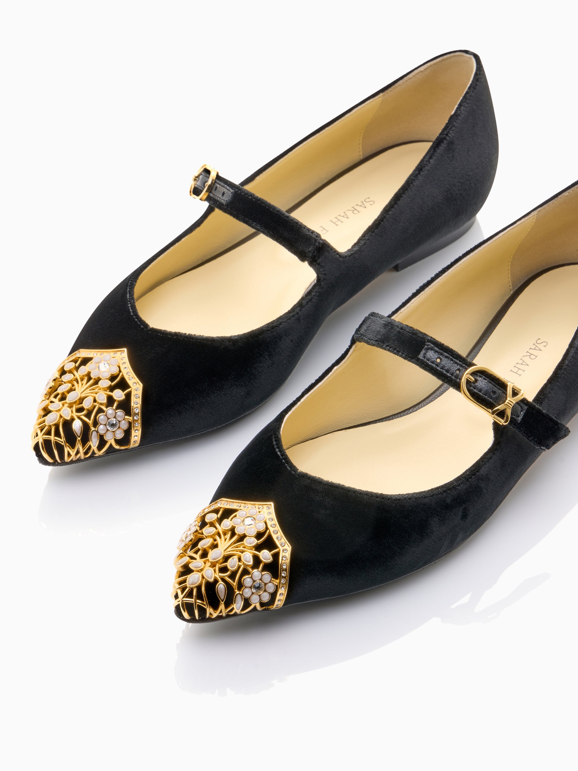 Runi in Black Velvet