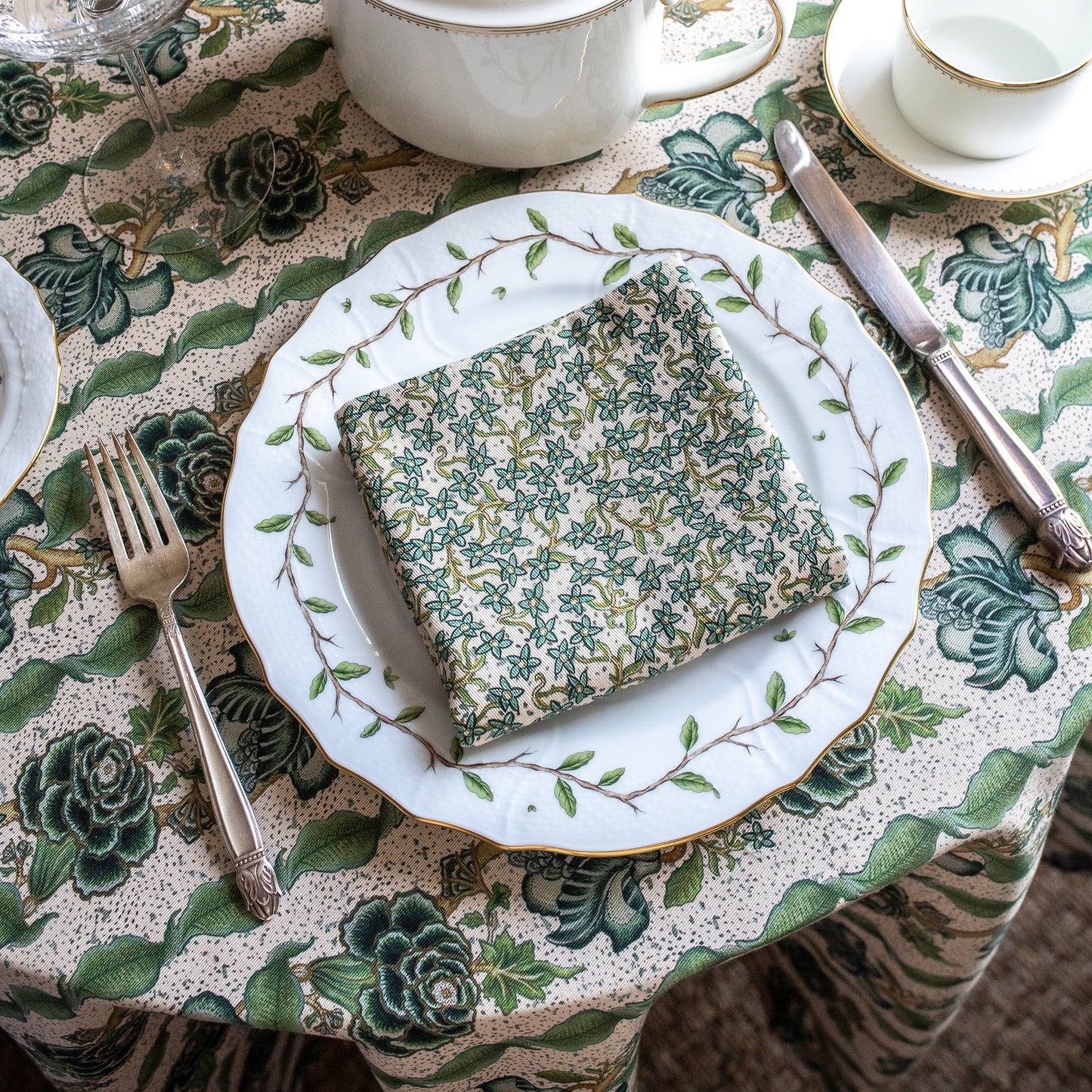 Round Tablecloth in Jardin Green Floral Cotton